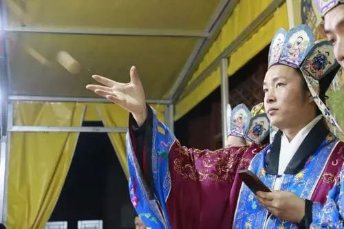 亲人去世前有感应告别 人们俗称的回光返照就是其中之一