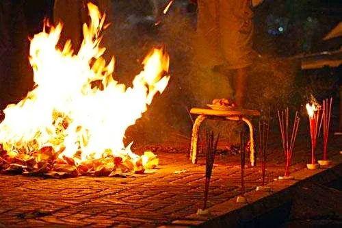 给鬼神烧纸钱有用吗?有7大作用(中)