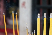 超度法事：烧香好吗？是不是烧很多的香能获得福报