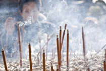 超度法事：拜佛烧香用的香很讲究你的的一定要看