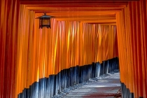 传统文化：门头挂八卦镜有何用意,原来这么做的作用这么厉害