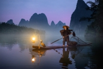 超度法事：清明烧纸纪念祖先寄托哀思，祈求先祖的庇护