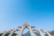 超度法事：给去世的人供奉纸牌位，超度其往生善道