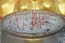 超度法事：供养菩萨烧香祈福，上香需要注意的问题很重要
